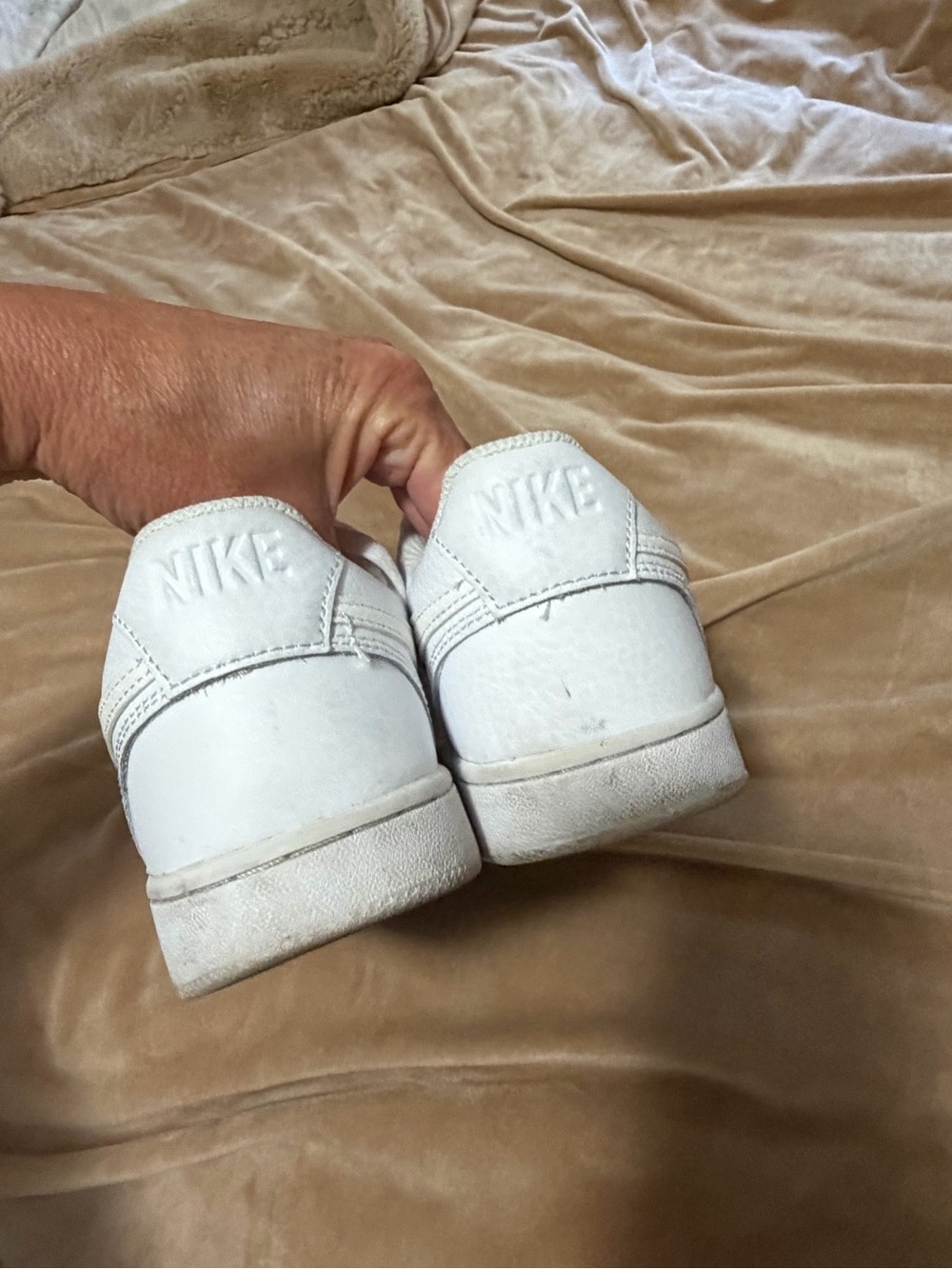 Nike White Low-Top Leather Sneakers Women’s 7 - Picture 2 of 5